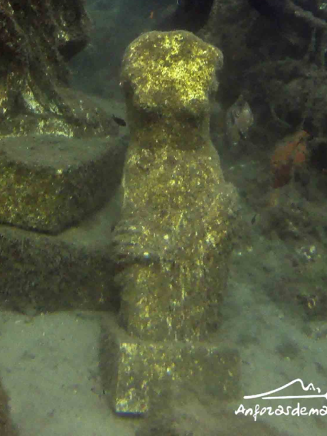 Torso de Venus de la Concha, de 160 cm de alto, envejecido bajo el mar. Elemento decorativo de interior o exterior.